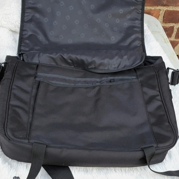 Swiss Gear laptop bag - Picture 12 of 16